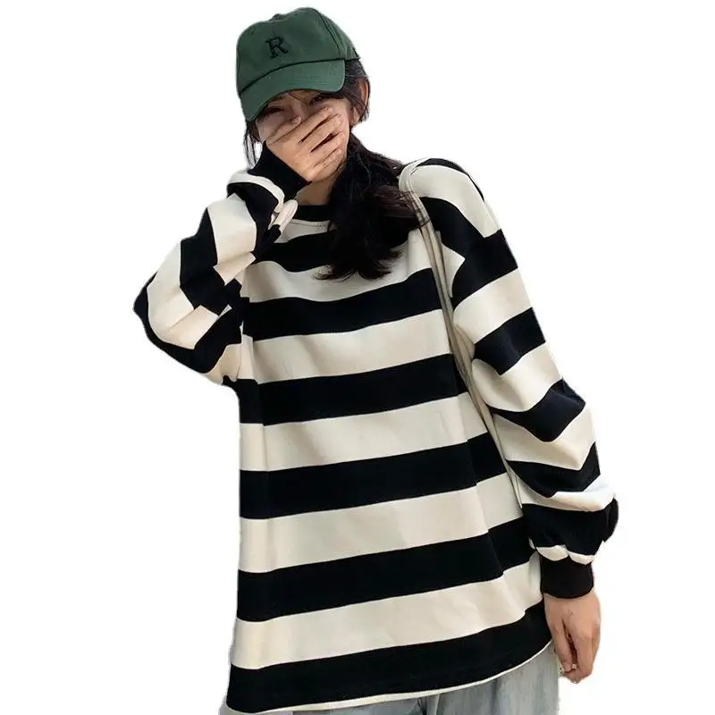 The new during the spring and autumn 2023 loose wind restoring ancient ways of stripe long fleece sets female long coat