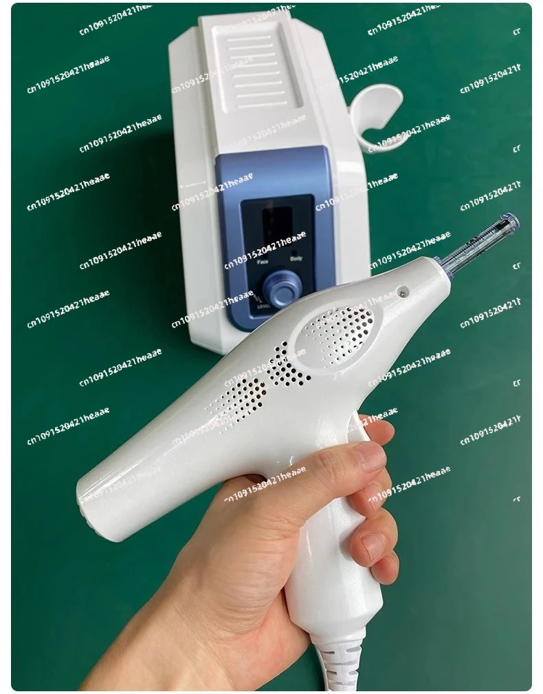 

Suitable for a hydrating superconducting instrument, a non-invasive water light atomizer for beauty salons