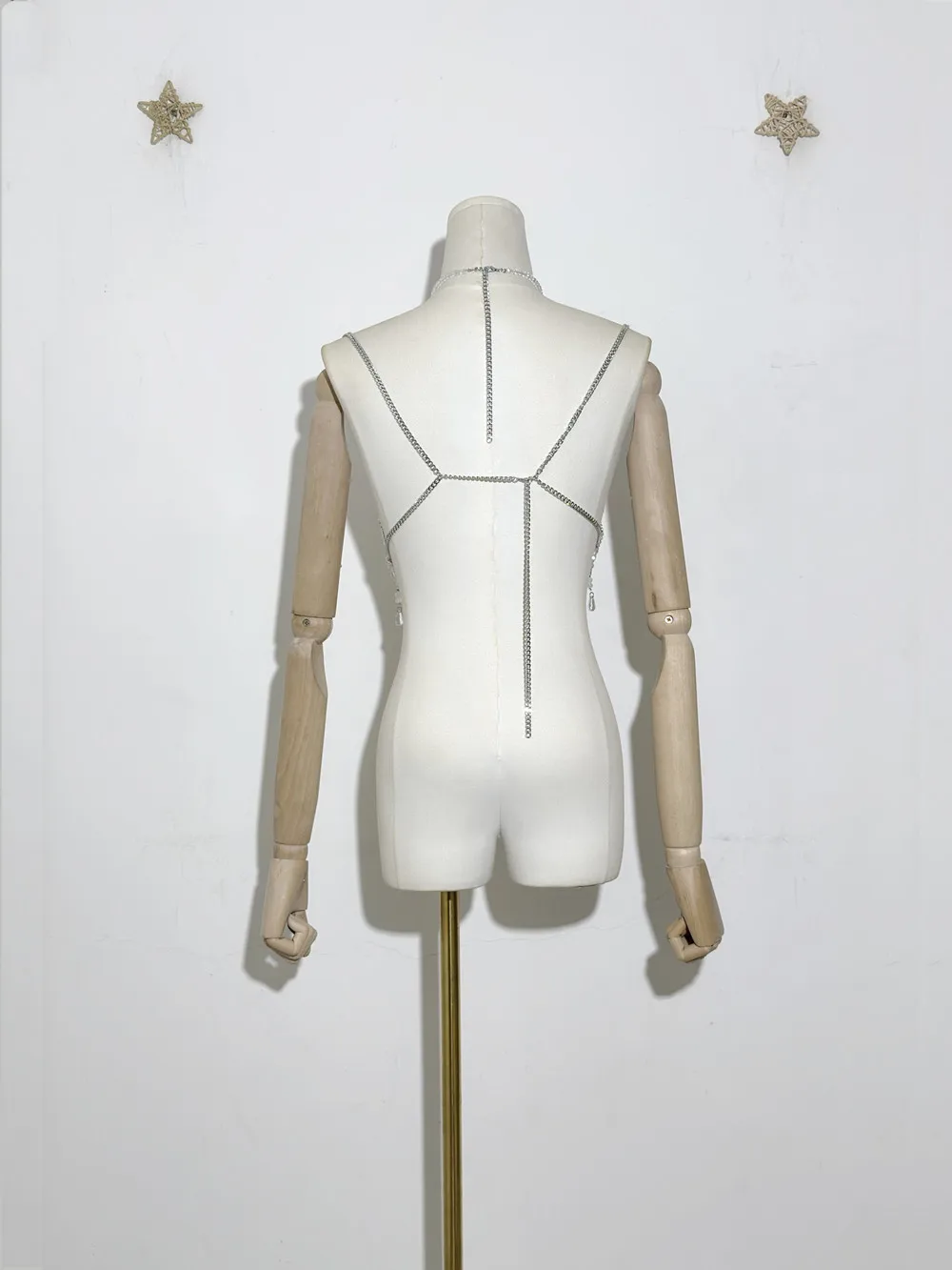 حمالة صدر جديدة لعام 2025 مع شرابة للنساء سترة مثيرة وجذابة على شكل سلسلة صدرية مفرغة ملابس شاطئ للعطلات y2k صيفية