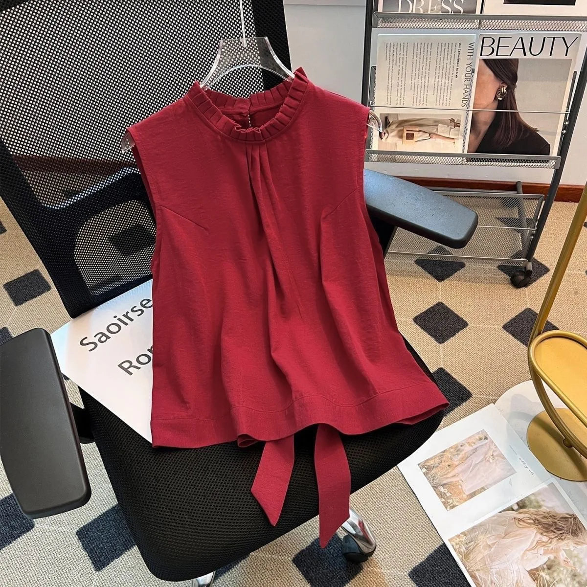 

Wine Red Sleeveless Tank Top Women's Summer New Unique Beautiful Short Shirt Polyester Fabric round Neck Easy to Wear