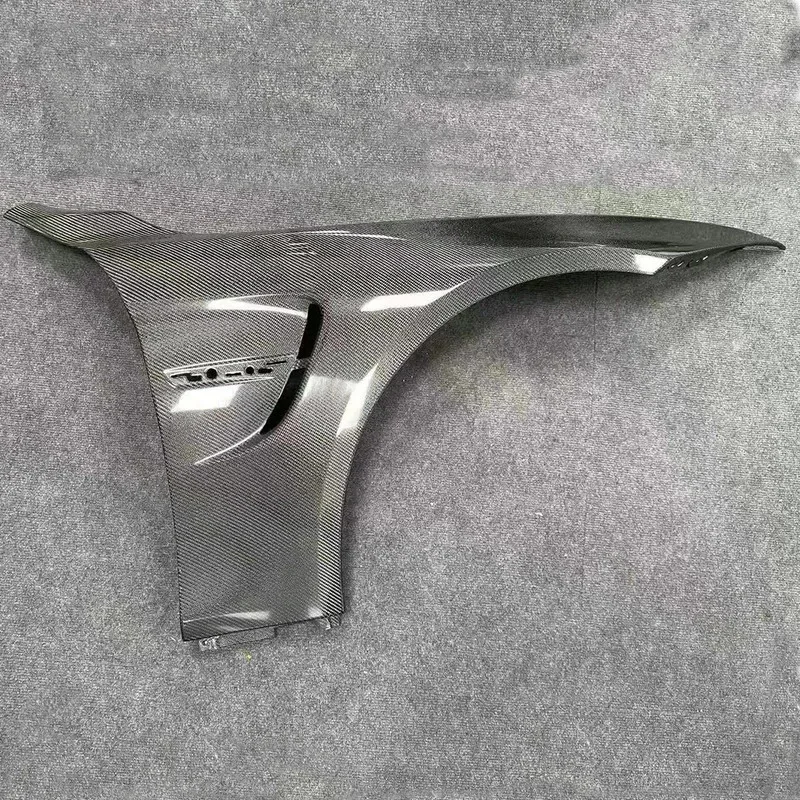 

OEM Style F82 M4 Carbon Fiber Fender for M4