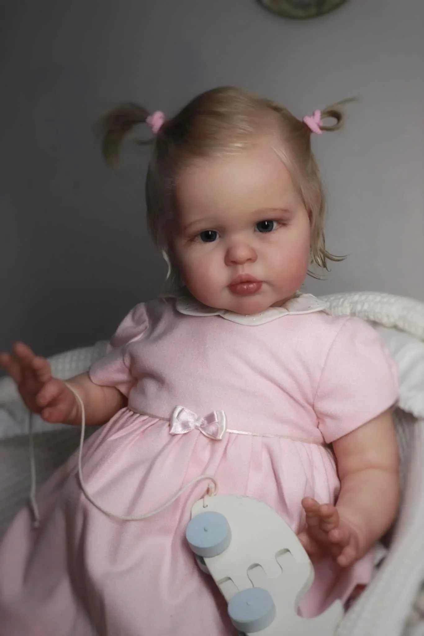 DLS 60CM Ellie Reborn Toddler Lifelike Reborn Baby Doll High Quality Hand Paint Multiple layers with Visible Veins