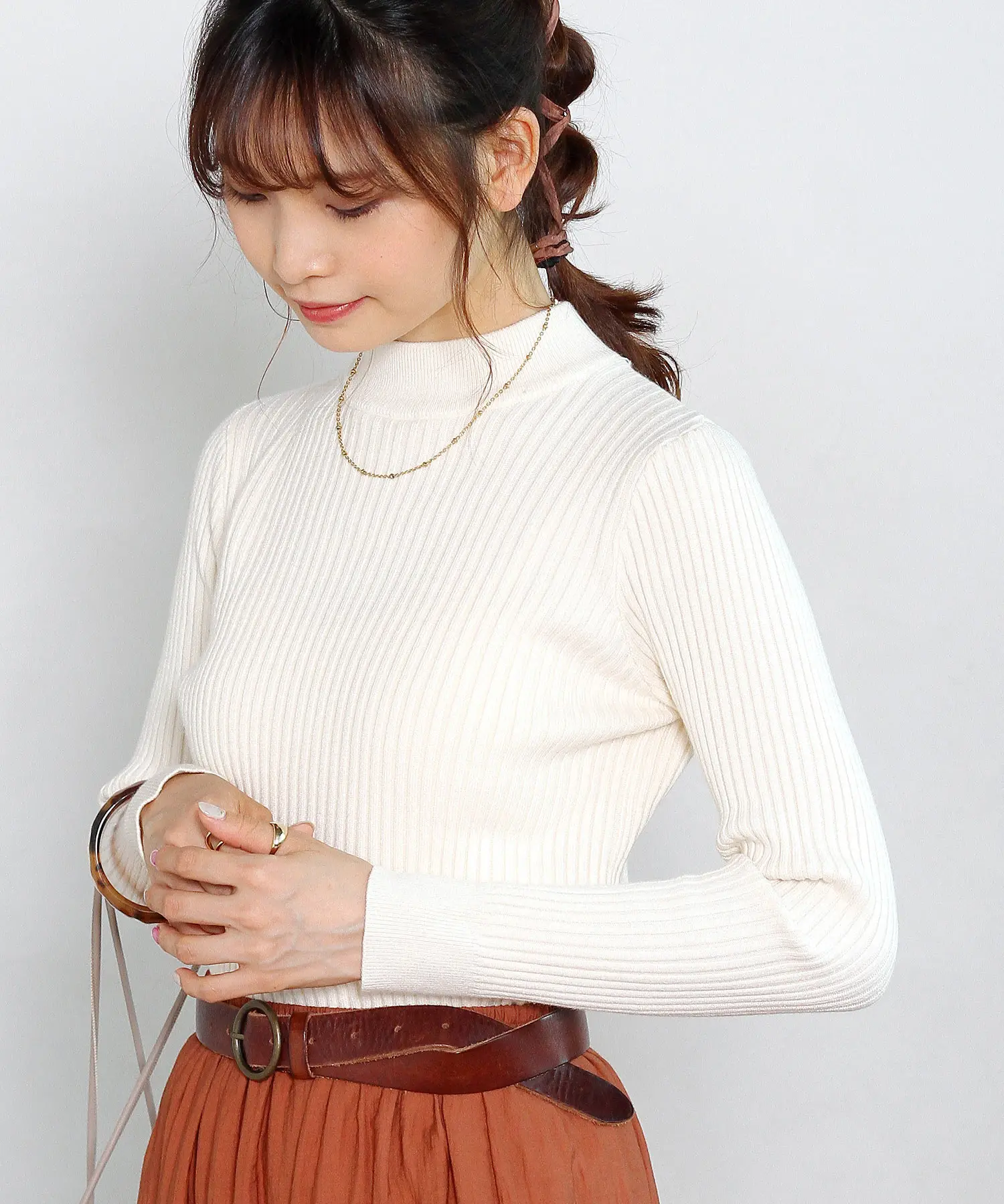 

ANNUUS Japanese Sle CRISP Knitted round Ne Color Base Layer High And Low Collar Two Sles Commute Faion Long Sve