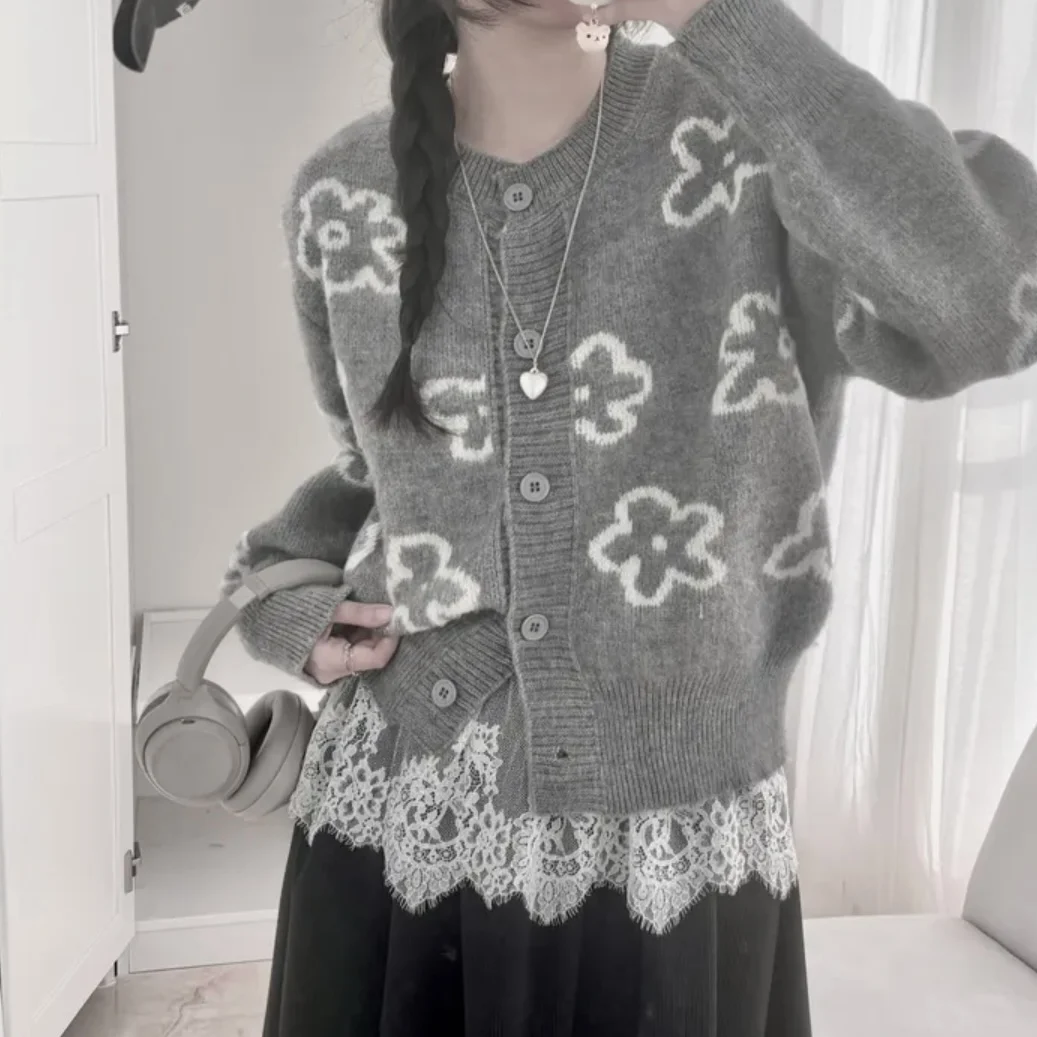 

Chic Knitted Sweater Jaet Women's Loose round Ne ort Top Autumn Winter Faion Versatile Lazy Sle Flower Embroidery