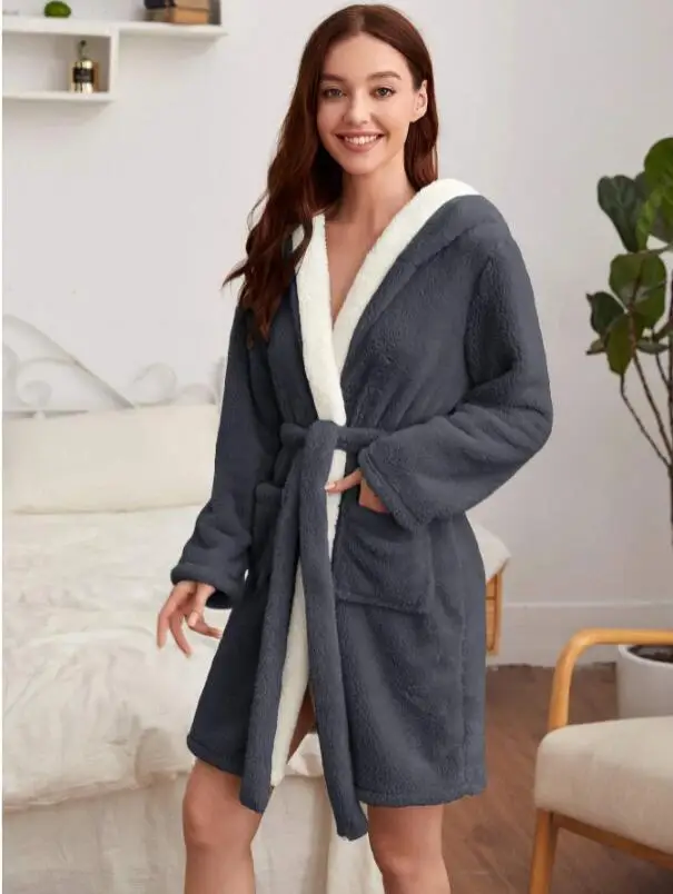 

Winter Coral Fleece Bathrobe Gown Flannel Robe Nightdress New Female Sleepwear Thickened Loose Casual Hooded Homewear Loungewear