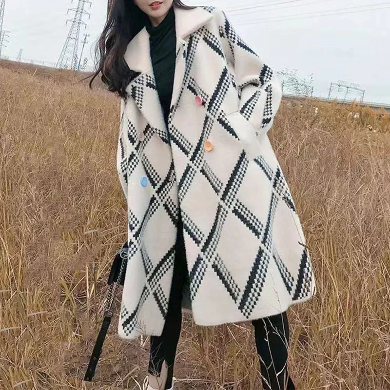 

Поп-куртка средней длины из норкового бархата, осенне-зимняя новая свободная утолщенная клетчатая куртка, универсальный кардиган, модный корейский Vers