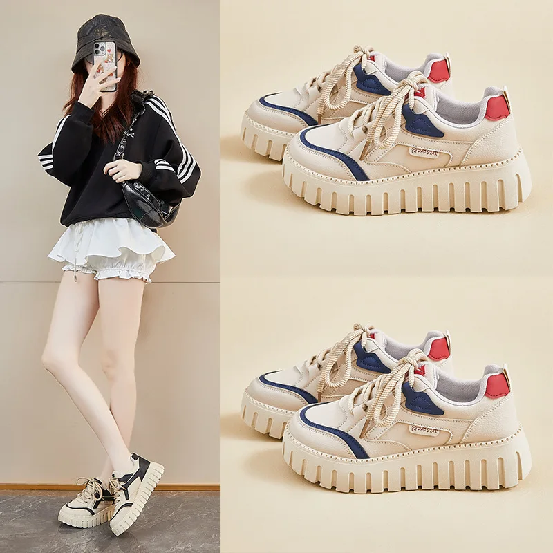 أحذية رياضية بيضاء عصرية ذات نعل سميك للنساء أحذية كاجوال لزيادة الارتفاع لفصل الربيع والخريف