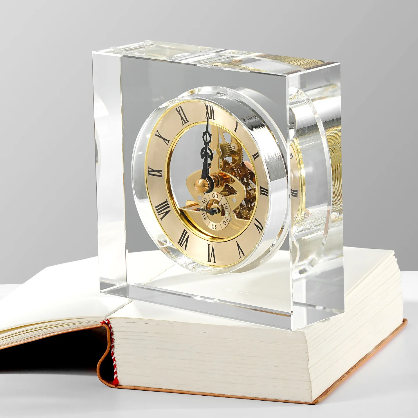 Crystal mechanical clock ornaments, home bedroom office supplies K9 craft gifts
