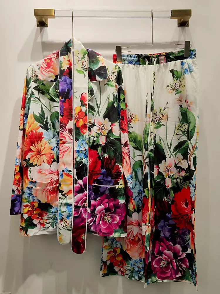 

A retro printed pajama style lace-up shirt two-piece set + loose wide-leg pants fashion outfit for autumn 2025 women's wear