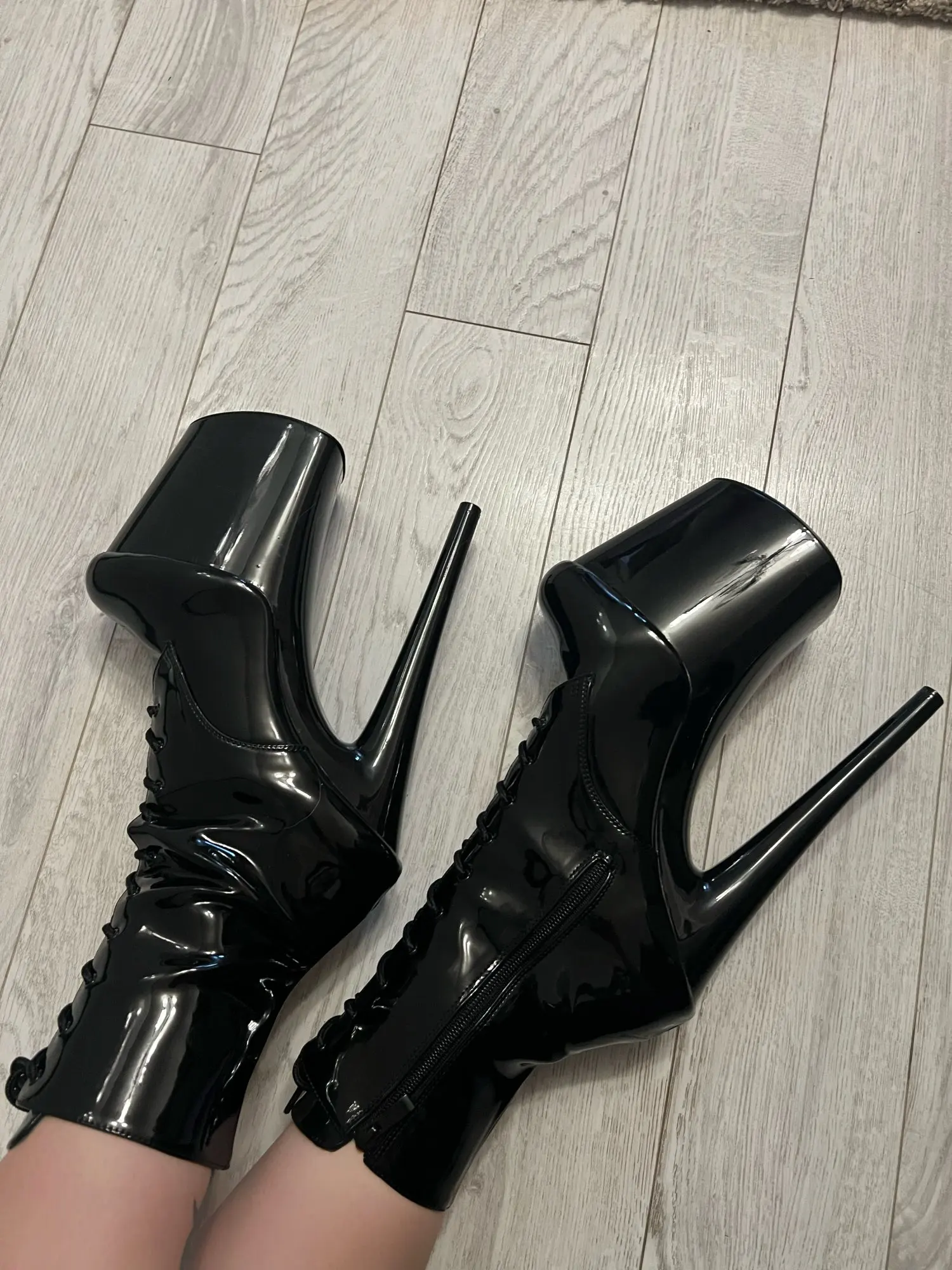 fetish strappy 8inch Heels Shoes 20cm Platform Short Ankle Boots Women's Shoes Pole Dance thin legs goth varnish boot Stripper