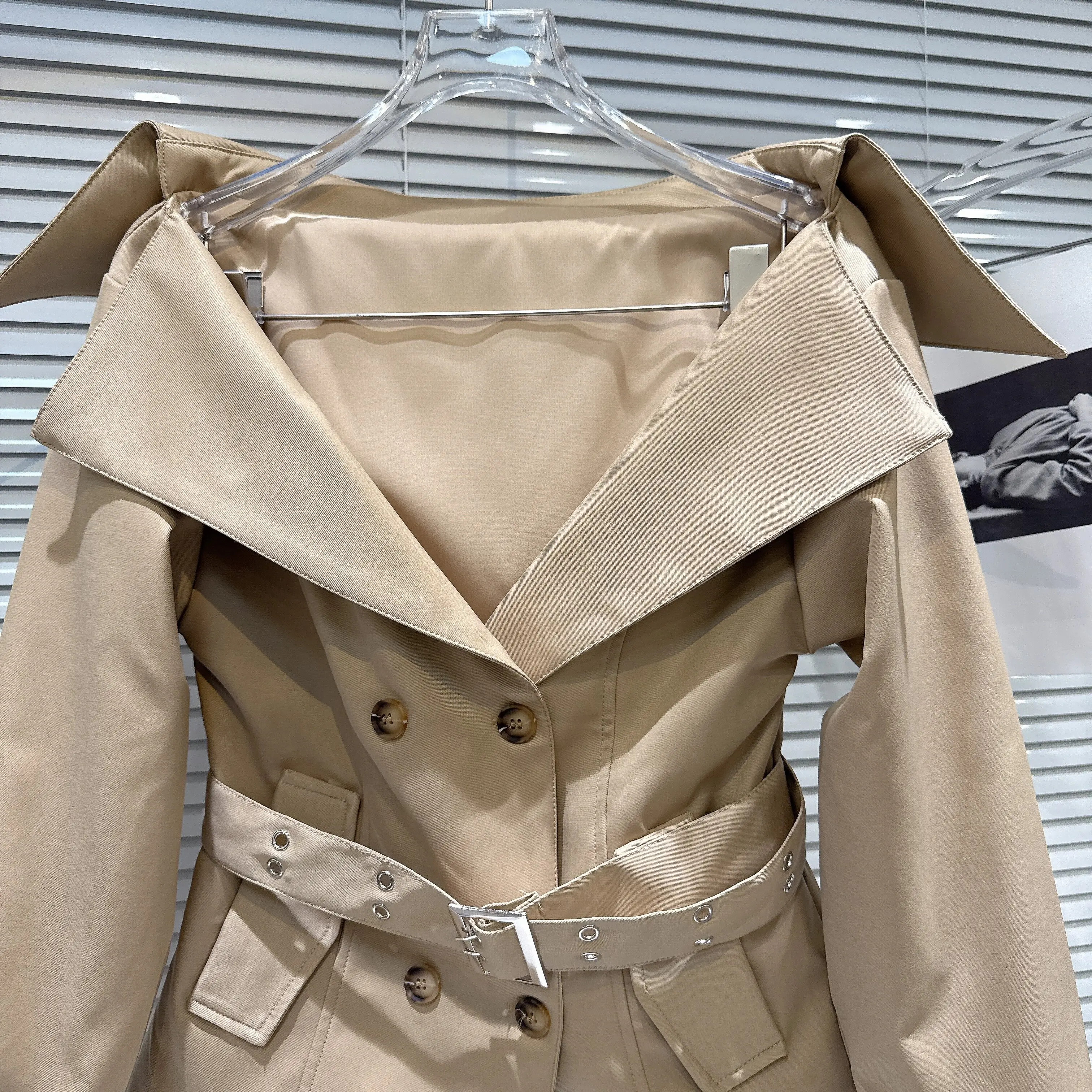Women Off Shoulder Trench Coat Lapel Double Breasted Short Jacket Belt Long Sleeve Buckle Cuff Slim Elegant Fashion Outerwear