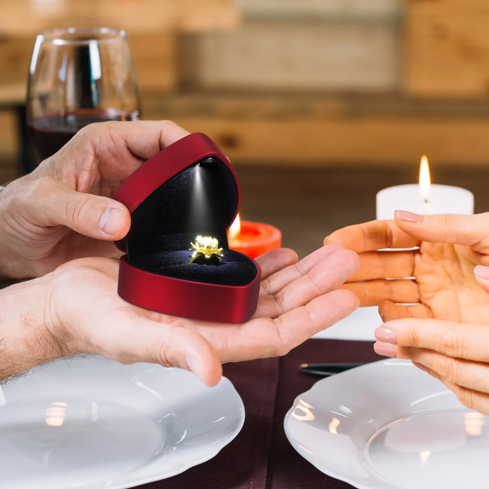 

LED Illuminated Heart Ring Box Opens to Shine Light on Jewelry Classic Stylish Design for Wedding Anniversary Valentine Red
