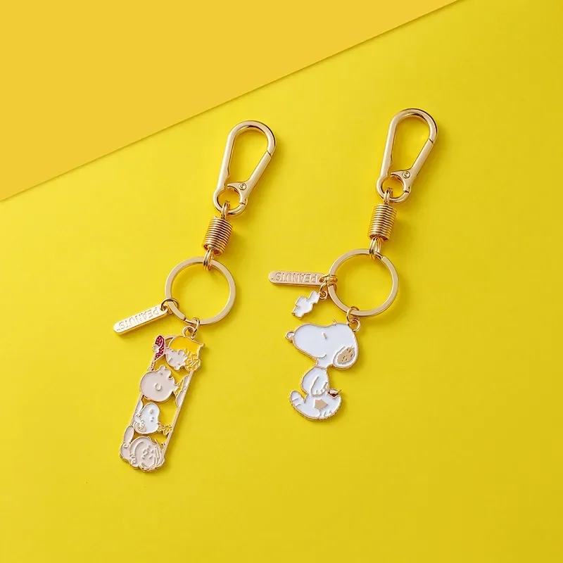 Snoopy Keychain Cartoon Key Ring Pendant Car Backpack Pendant Alloy Fashion Jewelry for Couple Schoolbag Anime Keyring Ornaments