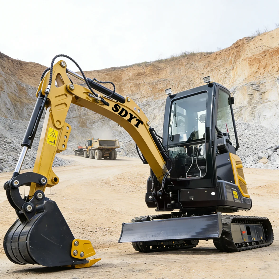 

Customized Mini Excavator 2.0 Ton Small Digger Hydraulic Crawler Excavator for Garden Farm Construction Home Use Garden