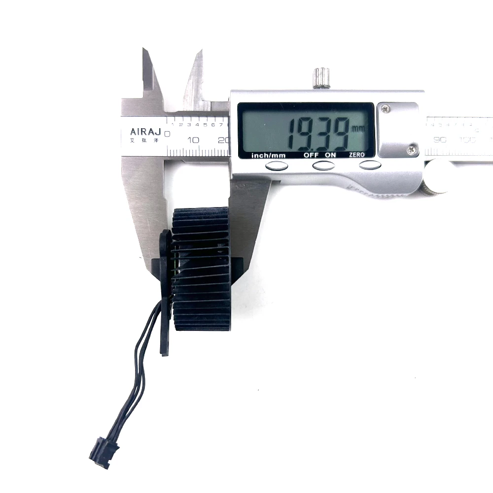 NOWY wentylator chłodzący, 36 mm, 4-pinowy, model BAPB0420B2UP001, przeznaczony do kart graficznych Nvidia RTX A2000, PNY NVIDIA Quadro A2000. — zdjęcie produktu 6