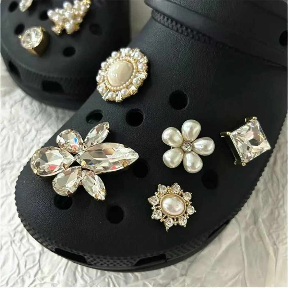 10Pcs Fashion Shoe Charms for Sandals Clogs DIY Accessories Set Rhinestone Pearls Personalized Shoes Decoration for Women