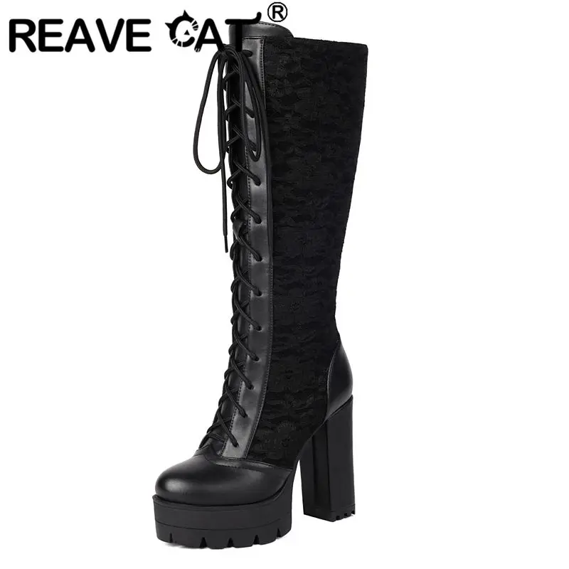 REAVE CAT 2025 Кружевные женские сапоги до колена с круглым носком на массивном каблуке 11,5 см на платформе 3,5 см на шнуровке Разноцветные стильные ботинки 49 50