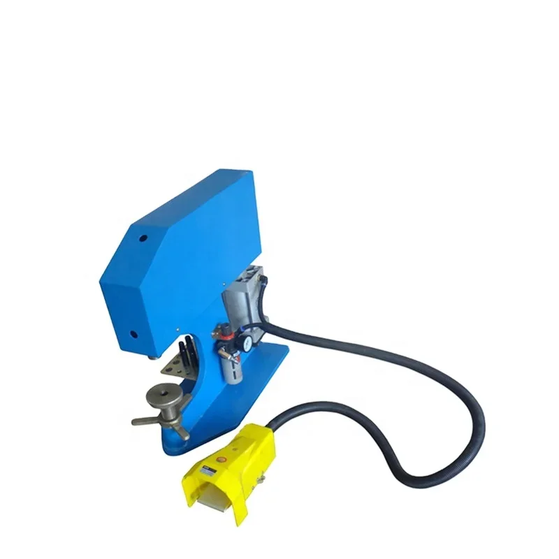 Riveting machine for brake shoes and lining of trucks and buses