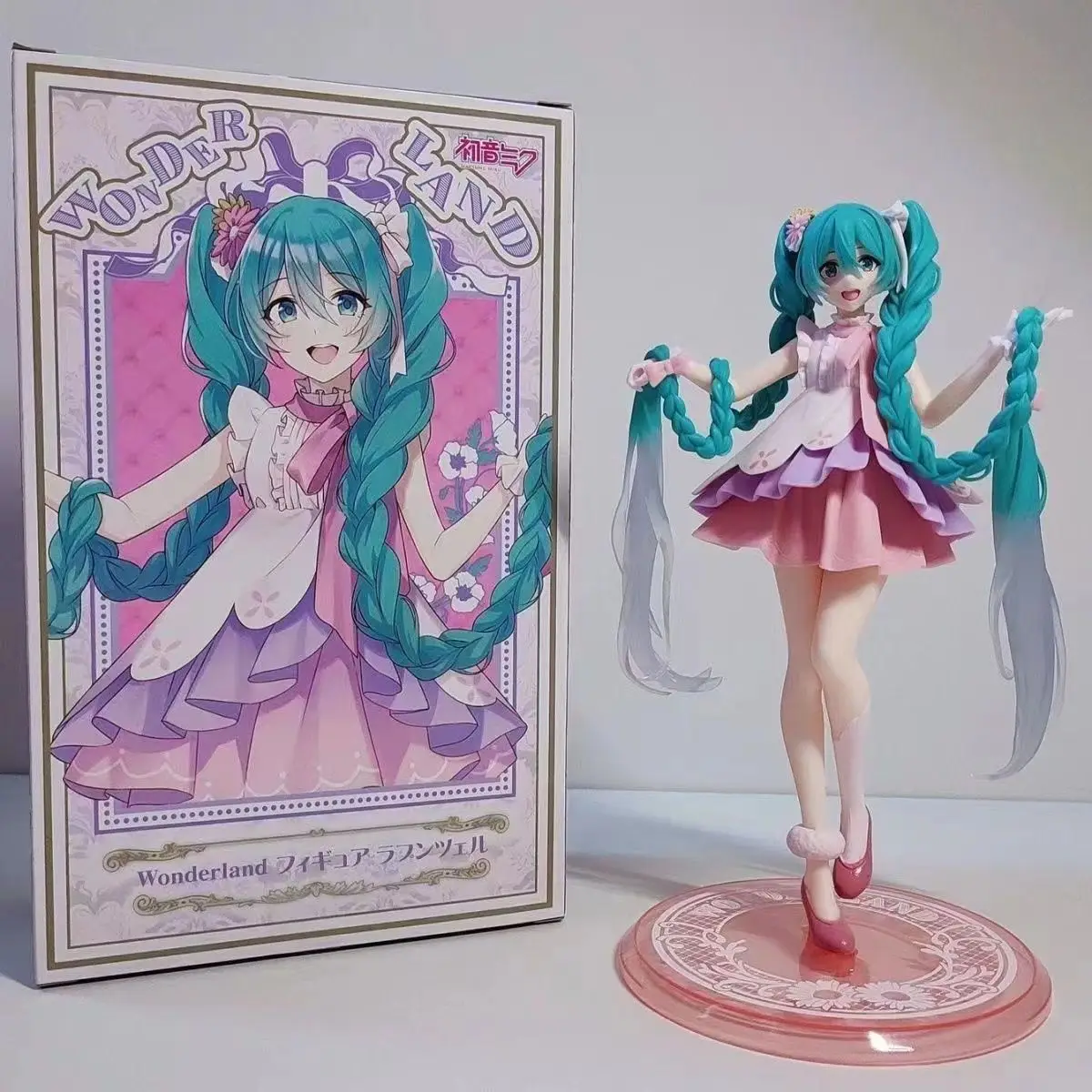 Figurine Hatsune Miku - Princesse aux longs cheveux dans un pays des merveilles féerique, figurine décorative pour ordinateur de bureau sur le thème de l'anime