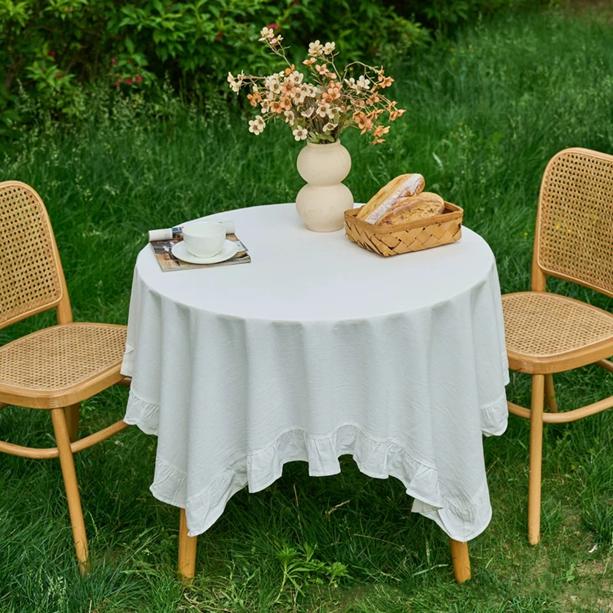 Solid Color Ruffled Tablecloth, Reusable, Washable, Suitable for Decorating Tablecloths for Festivals, Weddings, And Parties
