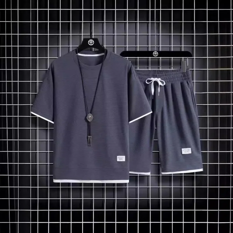 Huafu Ge 2025 Trendy Summer Men's Casual Short Sleeved T-shirt Men's Short Sleeved T-shirt+Sports Shorts Set
