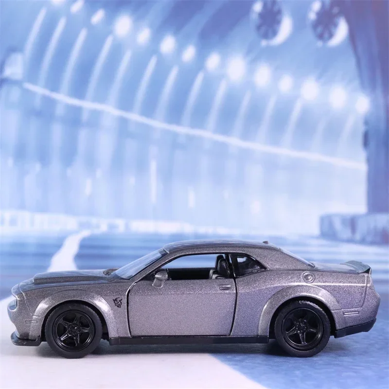 1:36 Dodge Challenger SRT Demon Sports Car Alloy Die Car Model Toy With Pull Back For Children Gifts Toy Collection A141