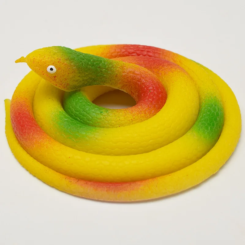 Weiches Gummispielzeug, Schlange, schwarze Simulationsschlange, realistischer Halloween-Gartenstreich, 80 cm Requisite, gefälschte Schlange, gruseliges, intimidierendes Streichspielzeug – Detail 9
