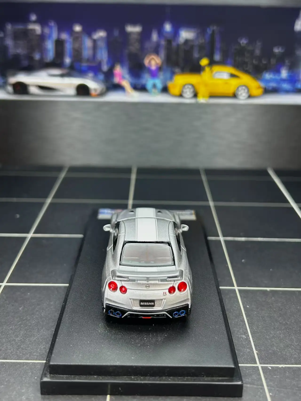 دييكاست 1:64 مقياس نيسان GT-R R35 50th الذكرى طبعة سبيكة سيارة نموذج تحصيل لعبة هدية تذكارية عرض حلية #2