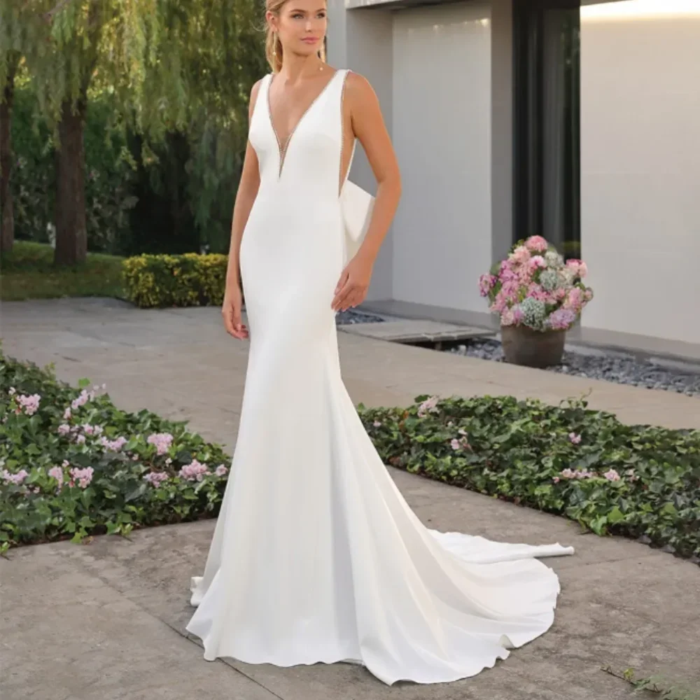 Sexy V-Neck Beaded Wedding Dresses With Bow Mermaid Ivory Zipper Back Sweep Train Bridal Gowns Vestidos de Novia Customized