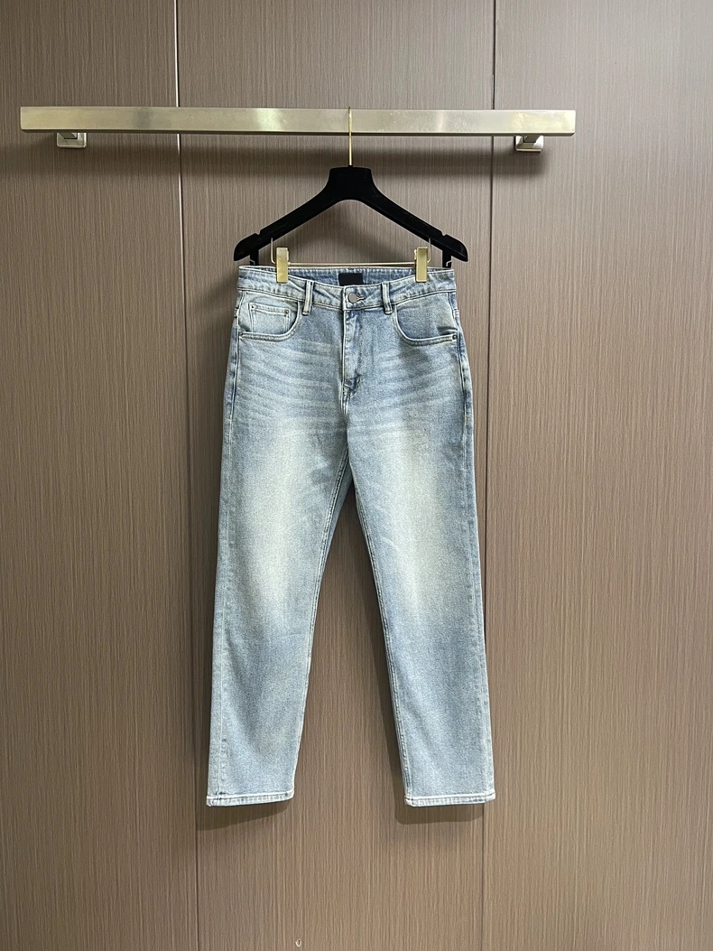 

Italian Style Men's Summer Embroidered Badge Fashion Business Casual Versatile Comfortable Straight Leg White Jeans