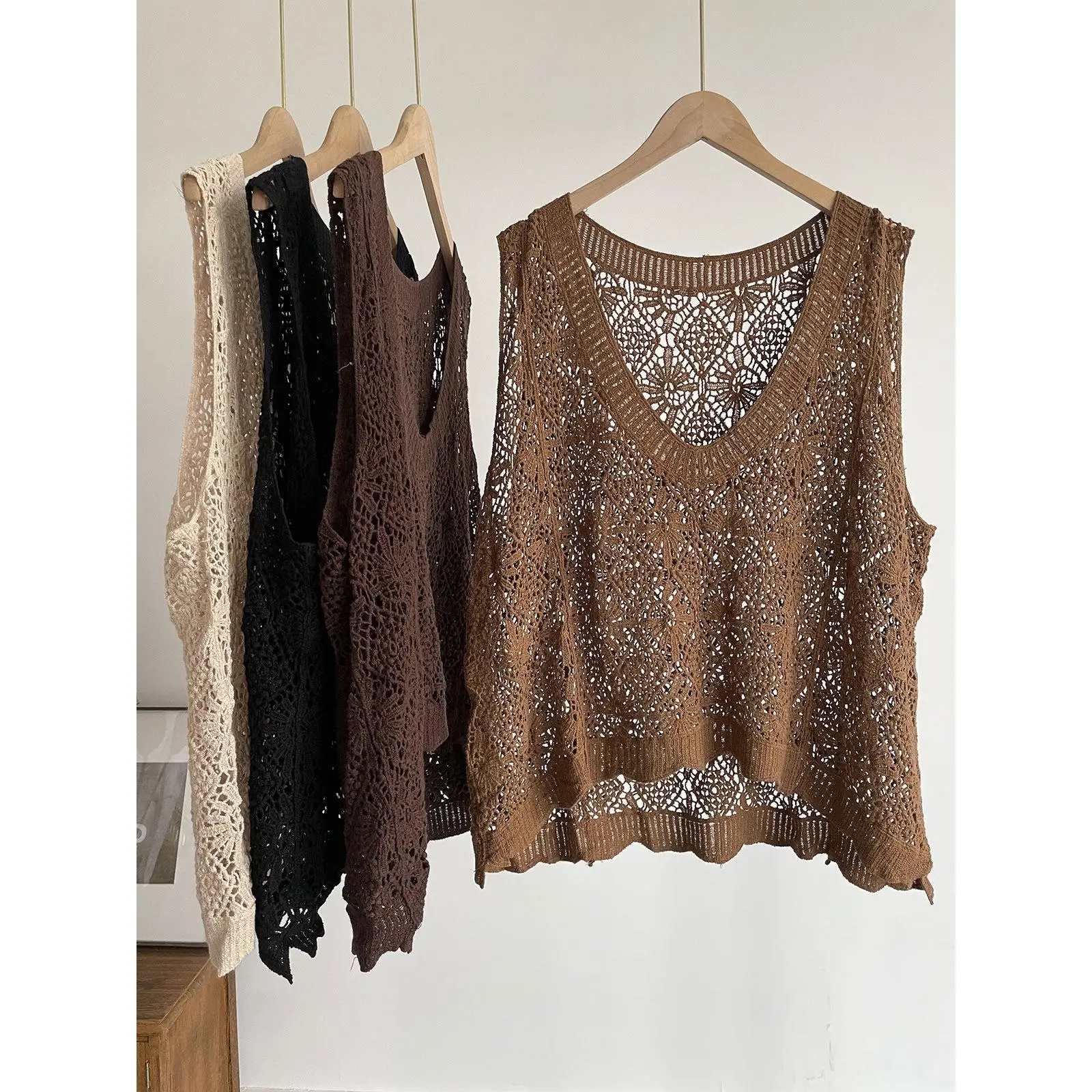 

Surprise Cotton Tead Hollow Vest Staing And Teading Girl's Sle Long Plant Floral Patterned Inner Wear Leather Fabric