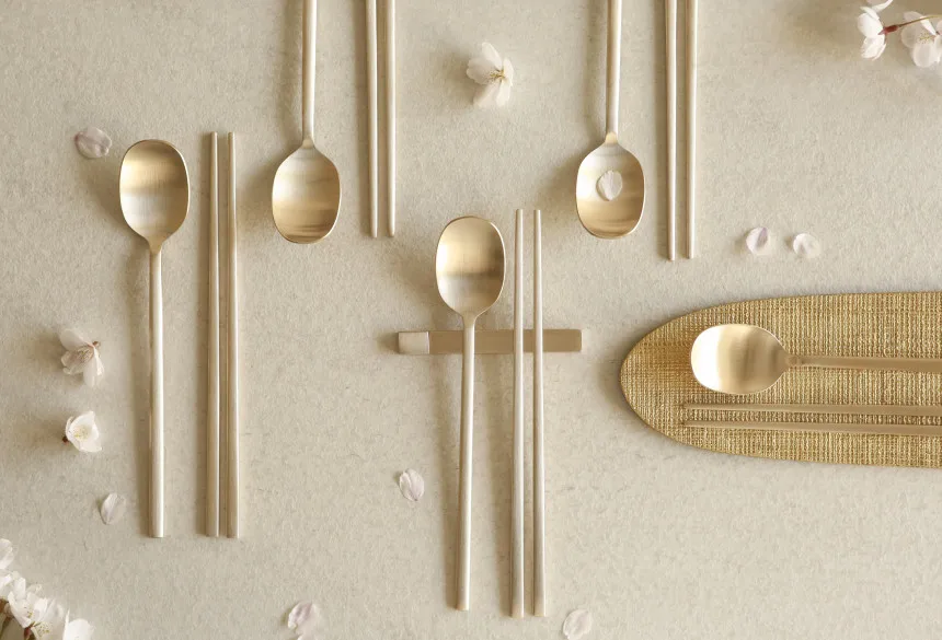 High-grade kitchen utensils, tableware, handmade pure brass long handle rectangular spoon, chopstick support bracket set