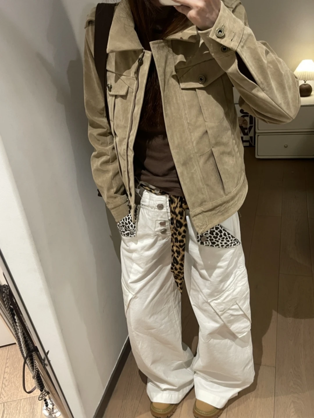 Y2K White Baggy Cargo Jeans with Leopard Print Accents Vintage Grunge Wide Leg Denim Pants Women Harajuku Streetwear Aesthetic