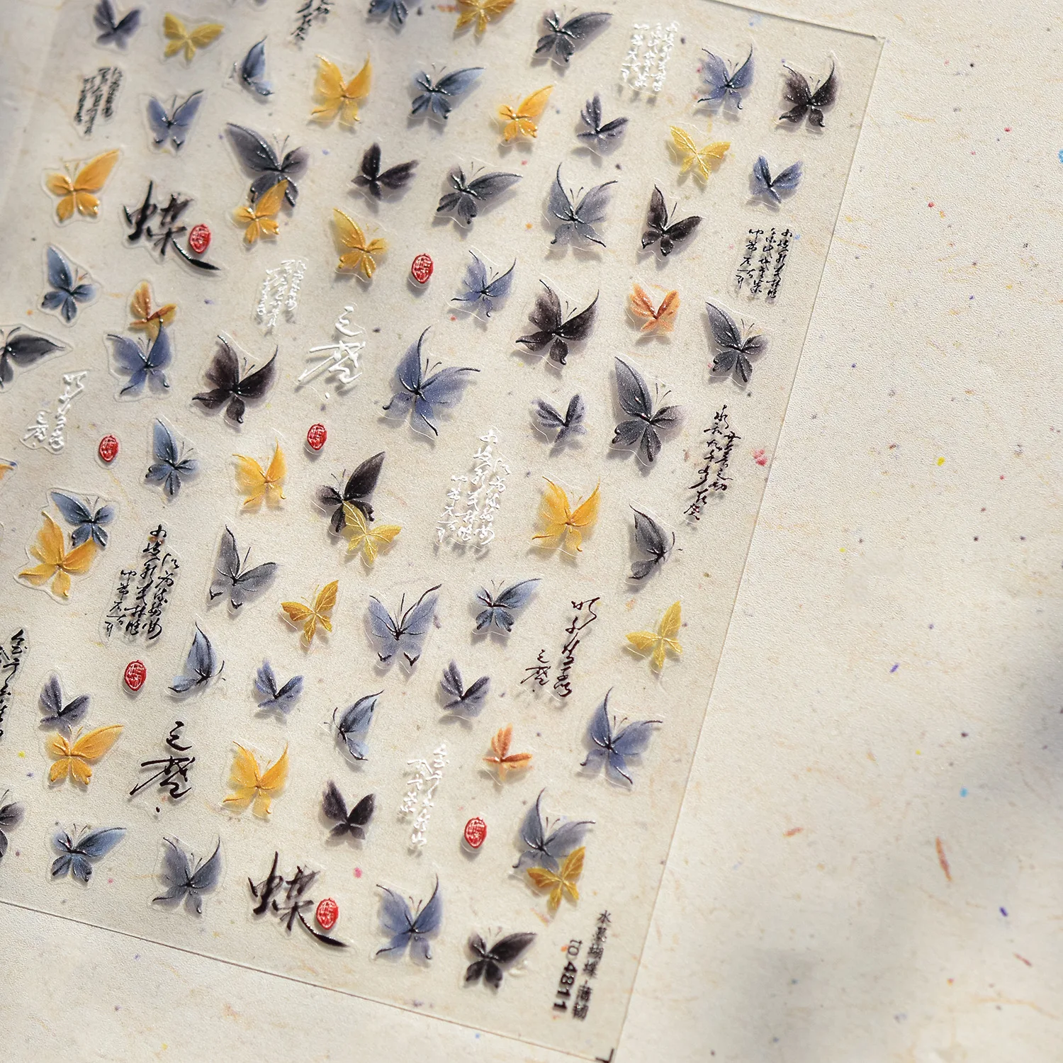 Niebieskie Metaliczne Błyszczące Naklejki na Paznokcie z Motylami Glamour Owady Zwierzęta Urocze Samoprzylepne Dekoracje 5D Naklejki do Manicure