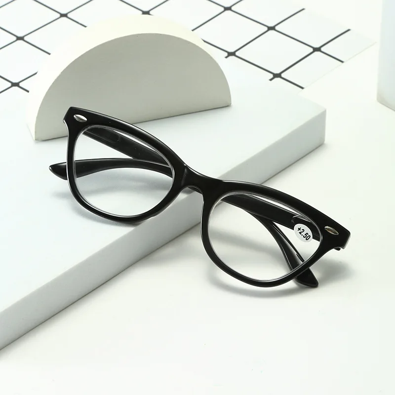 Cat Eye Green Leopard Reading Glasses New Retro Women Rivet Computer Anti Blue Light With Diopter +0.5 +0.75 +1.25 +2.25 +3.75