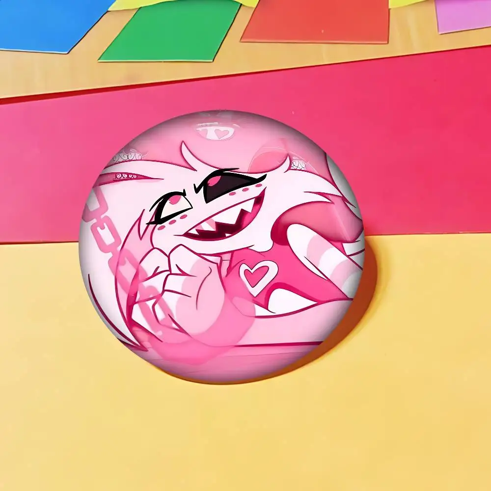 Alastor الملاك الغبار Vaggie أنيمي زر دبوس بروش اليدوية للملابس الكرتون شارة ظهره الديكور مجوهرات اكسسوارات