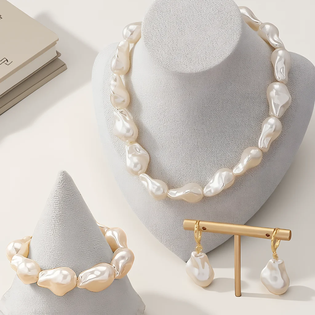 

Набор из 4 модных элегантных украшений для женщин: ожерелье с нерегулярными жемчужинами, классическое белое колье-чокер, повседневные серьги, подарок