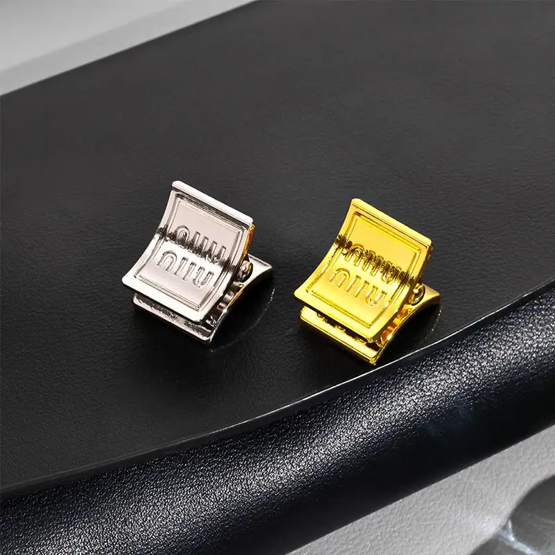 1pc M letter gold grip clip new high-end women's hair clip small bangs clip broken hair clip three piece set view 2