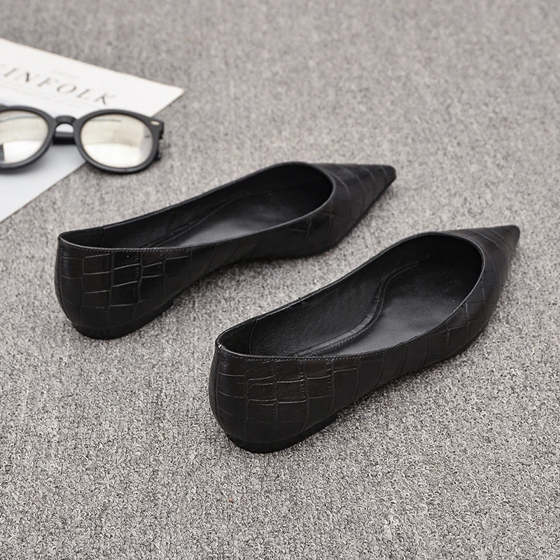 Women Flats Black Shoes for Lady Small Size 31 32 33 Big Size 43 44 Pointed Head Pu Leather Stone Pattern Summer Spring 2023