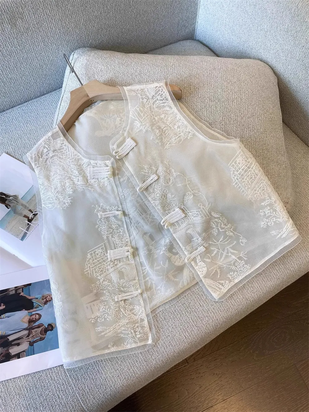 

New Chinese Sle Heavy Embroidery round Ne European Organza Vest Jaet Men Women Spring Autumn Thin Ele Buttonl Sl...