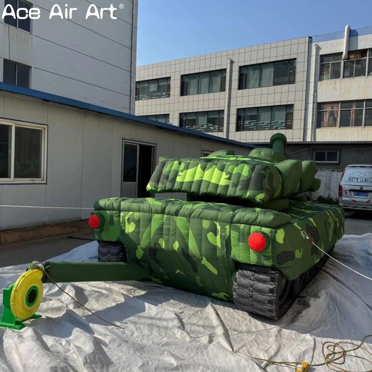 Gigantisch opblaasbaar tankwagenmodel voor buiten CS Battle Game Opblaasbare militaire auto Feestdecoratie en reclame Display Prop