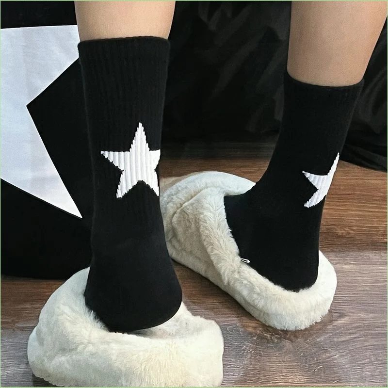 Sports Ankle Socks With Five-Pointed Star Pattern Black White Men Women Personality Simple Breathable Crew Socks Street Style