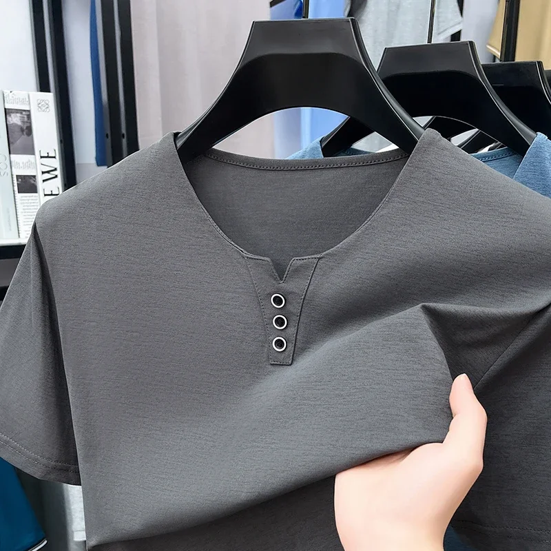 Herren Slim Fit Henley-Shirt Kurzarm Atmungsaktiver Stoff Klassischer Kragen für Business-Casual-Outfits