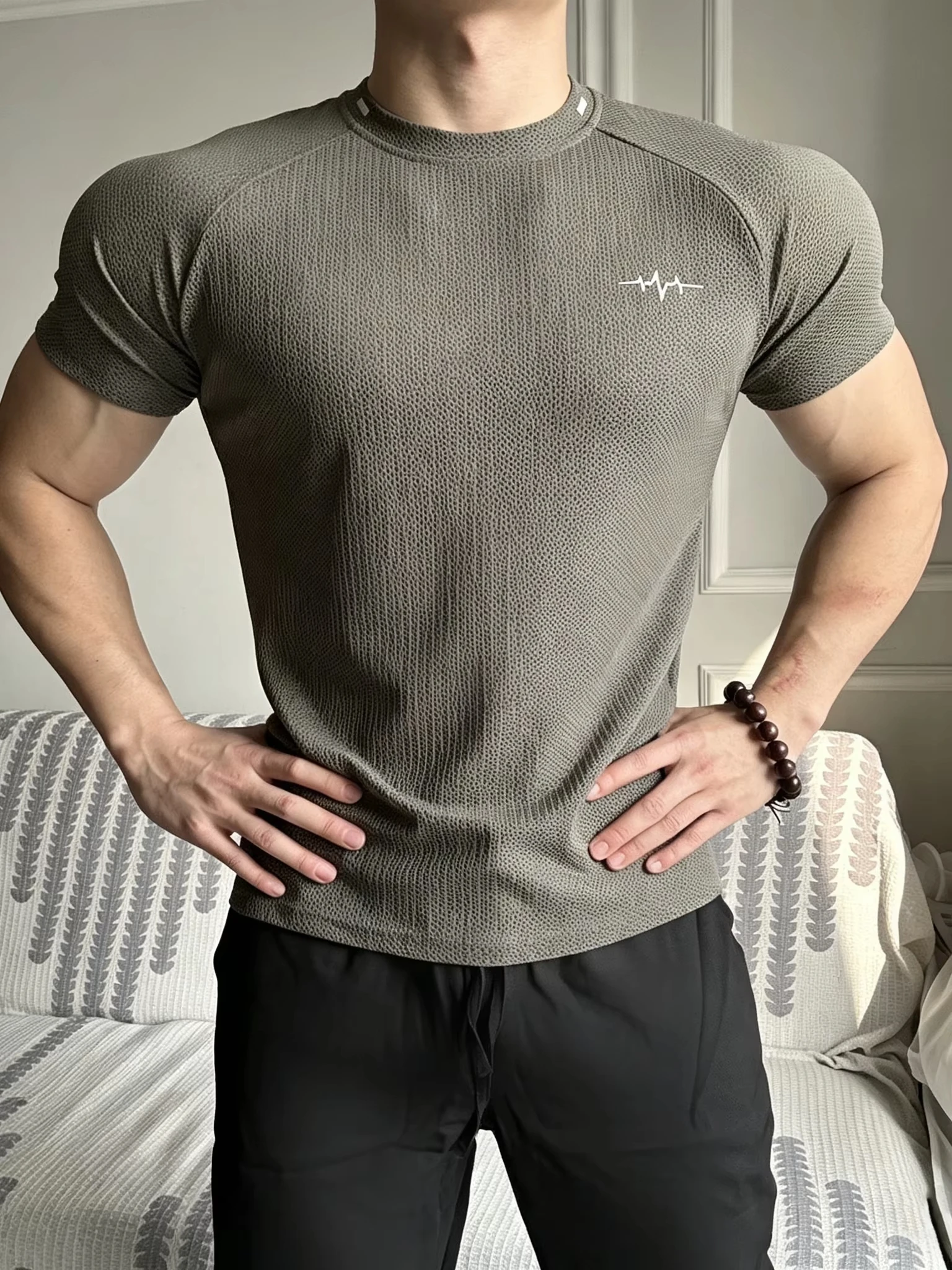 New Men's Short Sleeve Honeycomb Pattern Quick Dry Ice Skin Cool Feeling Men's T-Shirt Breathable Wicking Elastic Sportswear image 4