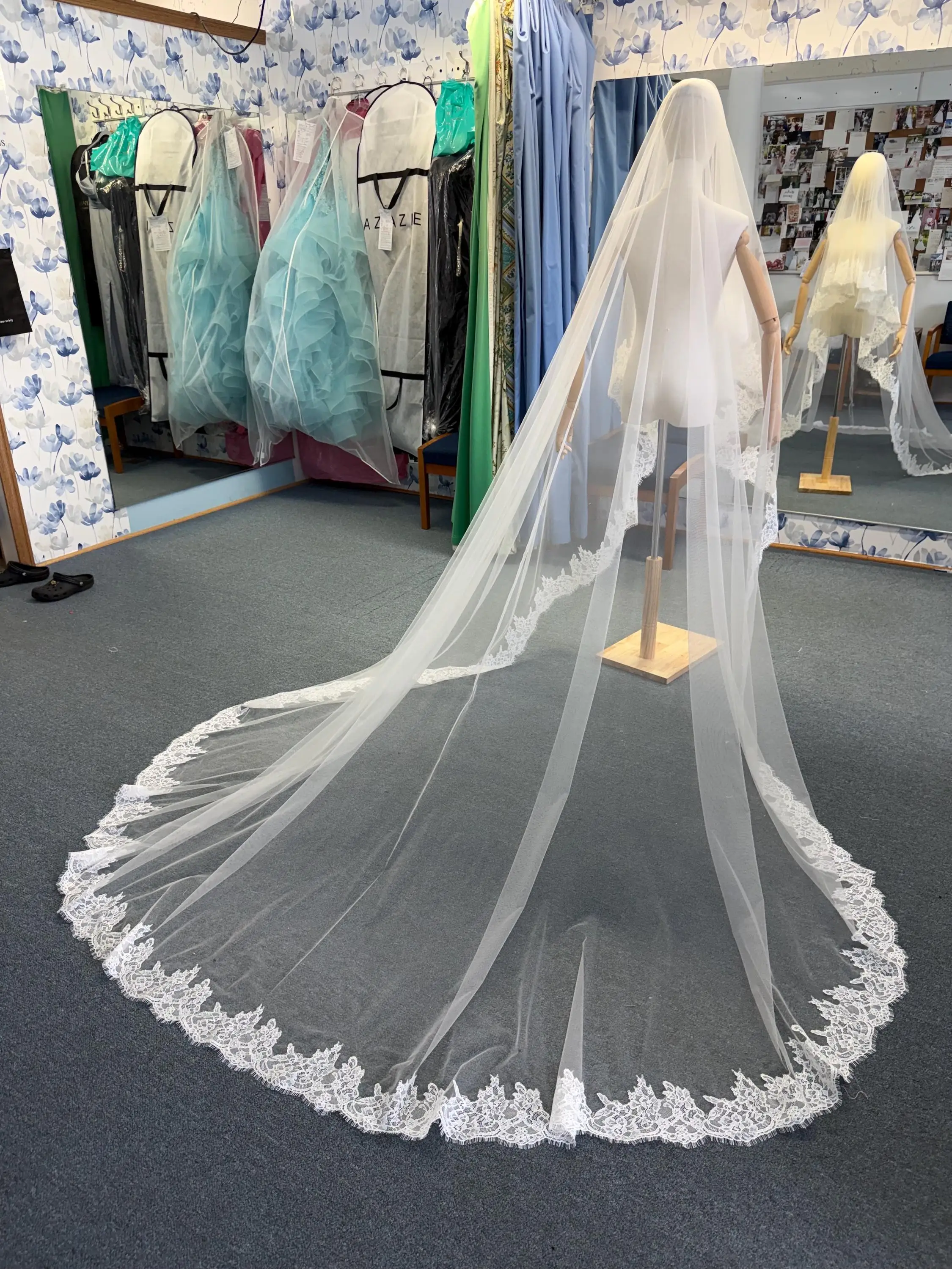 Chantilly Lace Wedding Veil Bridal Veil Two Tierof White-light Ivory Wedding Accessories Bridal Veil