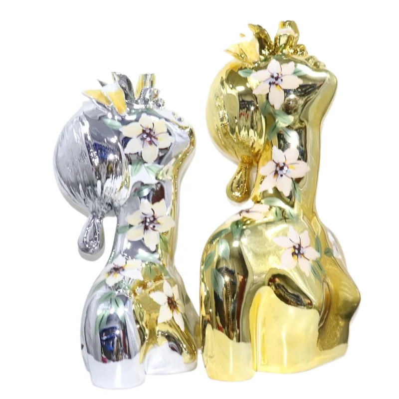 

Abstract figure sculpture ornament, creative hotel model room, art sculpture tabletop ornament