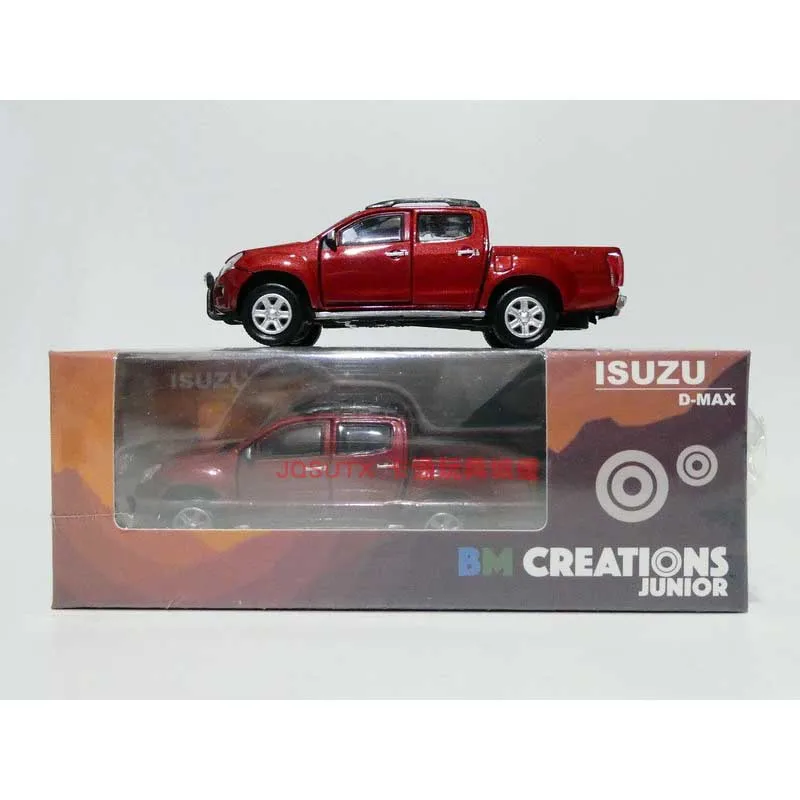 BM Diecast 1:64 ISUZU D-MAX Classic Red Alloy Pickup Model Can Open Door Adult Collection DIY Static Display Boy Toy