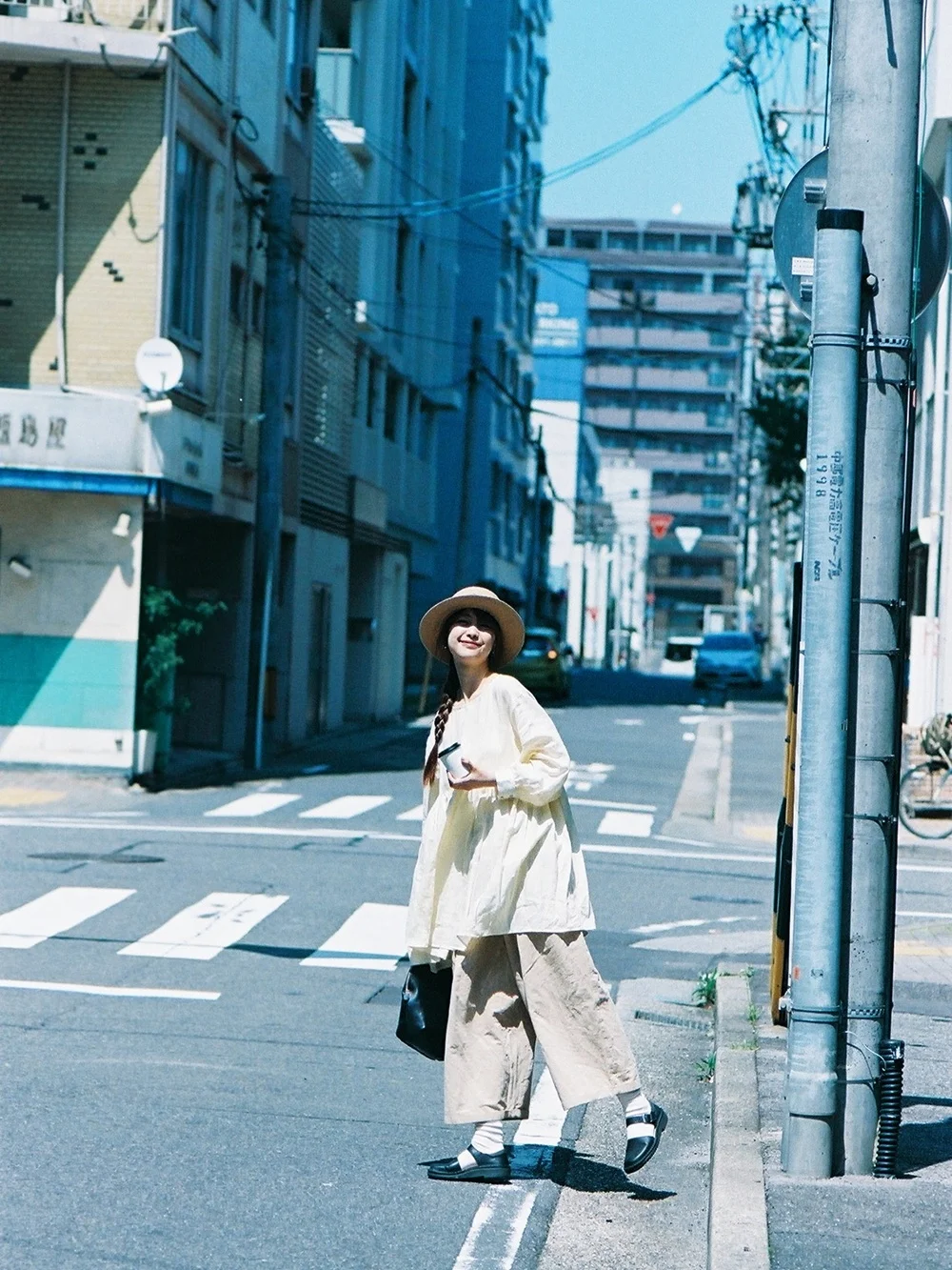 

Свободные брюки-баллоны с широкими штанинами в японском стиле, с высокой талией, из хлопка, женские повседневные брюки, очень большие, оверсайз, цвета хаки и розового.