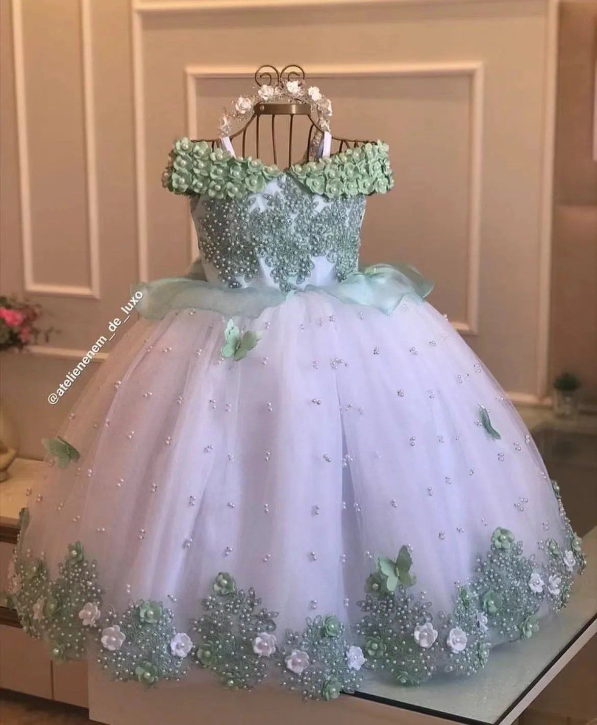 Urocza sukienka dla dziewczynki sypiącej kwiaty na wesele, aplikacje 3D, perły, szyta na miarę, tiulowa koronka, sukienka na urodziny dla dziewczynki, Pierwsza Komunia, suknie balowe