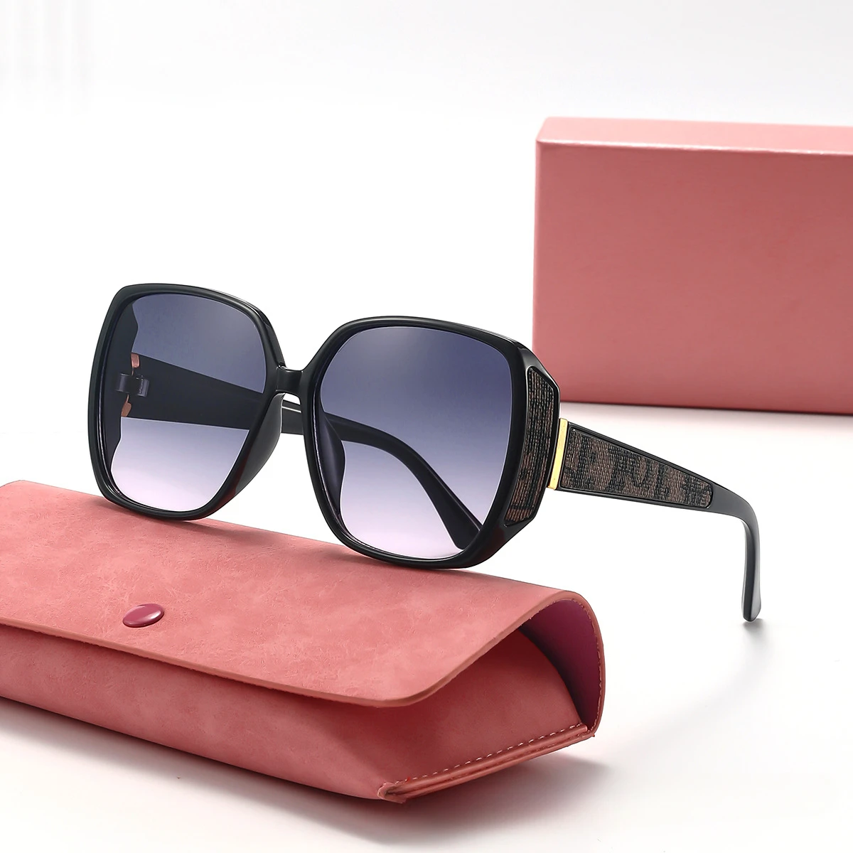 

2025New Vintage Sunglasses Women Big Frame Square Retro Sun Glasses Luxury Vintage UV400 Eyewear for Lady Classic Driver Goggles